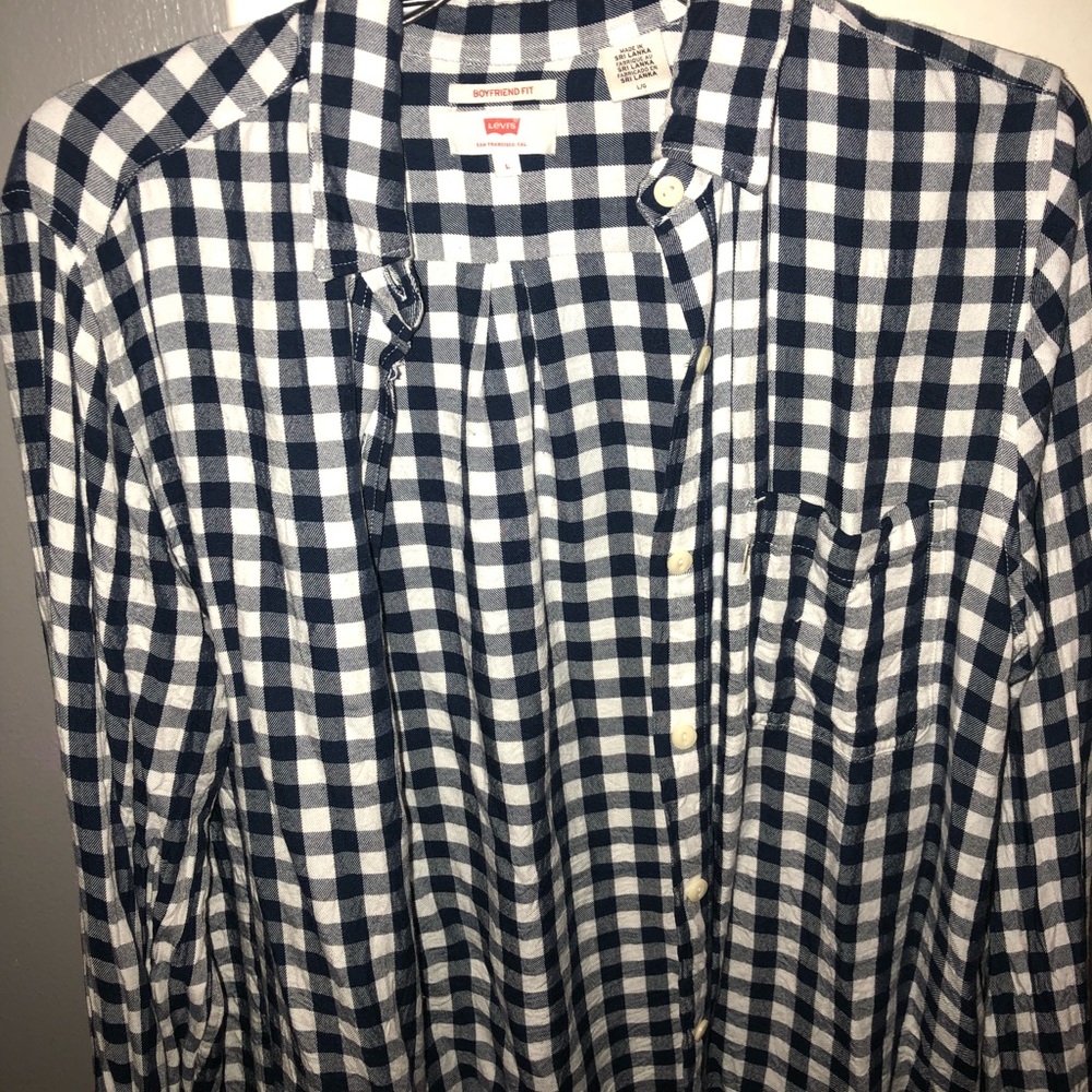 Levi’s navy blue and white checkered flannel!